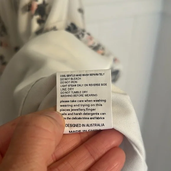 Elliatt Revolve Bloom Floral Print Asymmetric Dress size Women’s Large - Picture 8 of 11